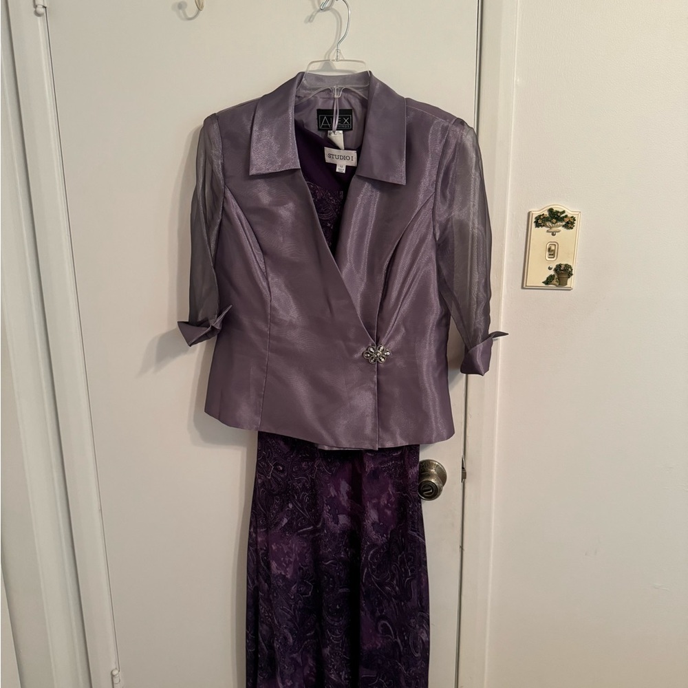 Dress suit